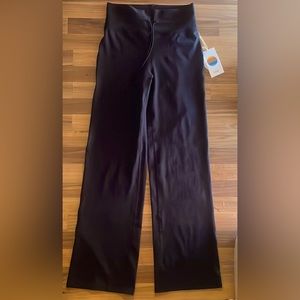 Vuori wide leg pants